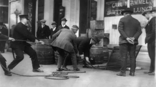 アメリカの禁酒法（1920～33年）！！それぞれのウイスキーが受けた