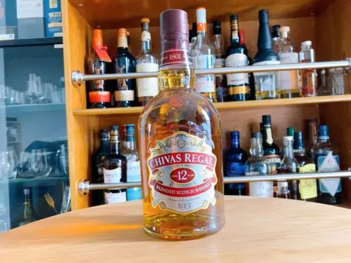 シーバス　12年　６本　開封 Whiskey] Chivas Regal has been renewed! Compare the old and
